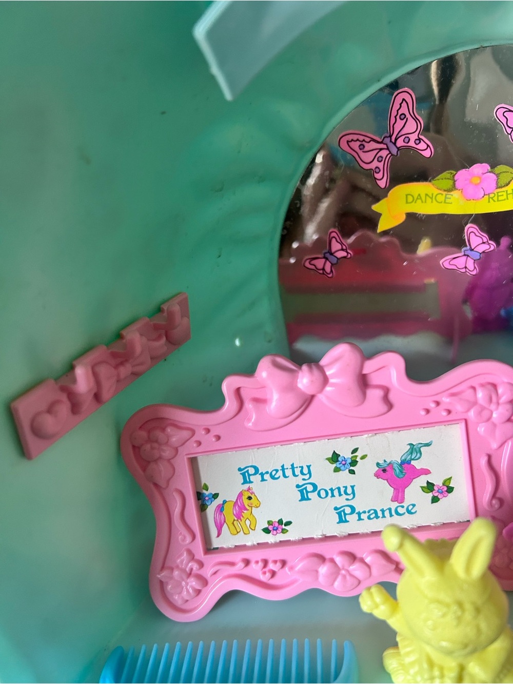 My Little Pony G1 "Baby Bonnet School of Dance" playset - Picture 8 of 13